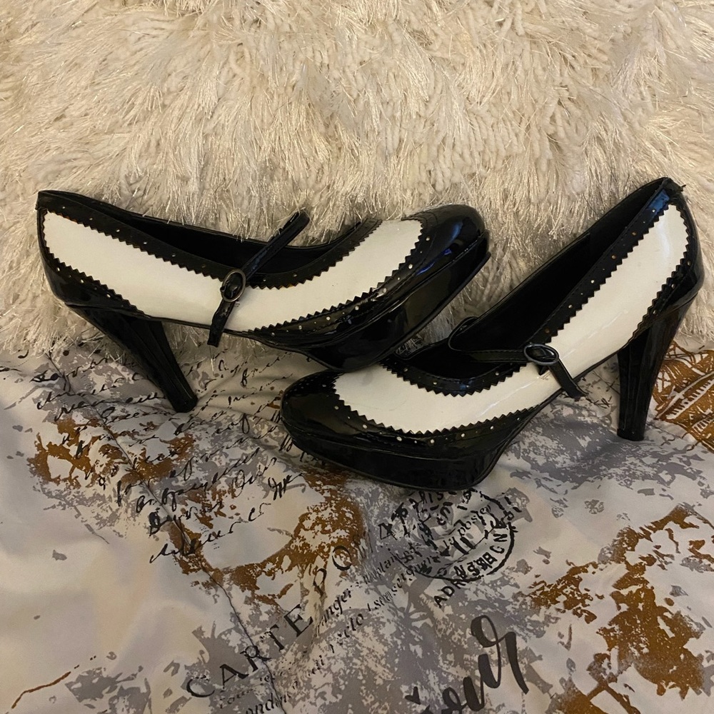 Patent Leather Heel shoe